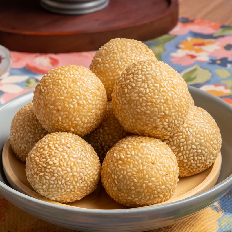 How to Make Coconut Sesame Bomb Cake